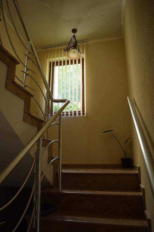 Guest Rooms Profirov Zlatograd Eksteriør billede